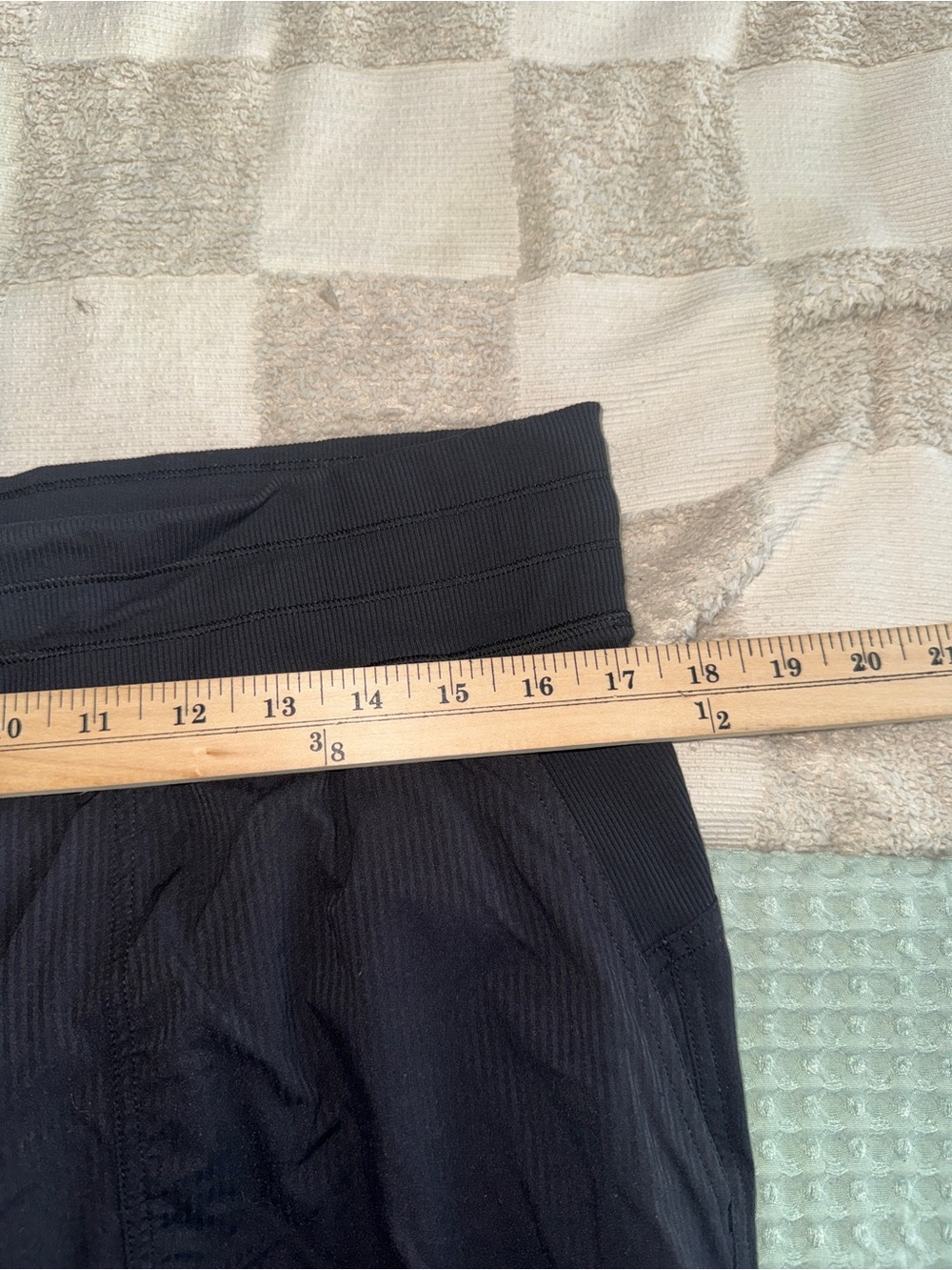 Lululemon Dance Studio Mid-Rise Jogger
Black size 12 - Picture 3 of 5